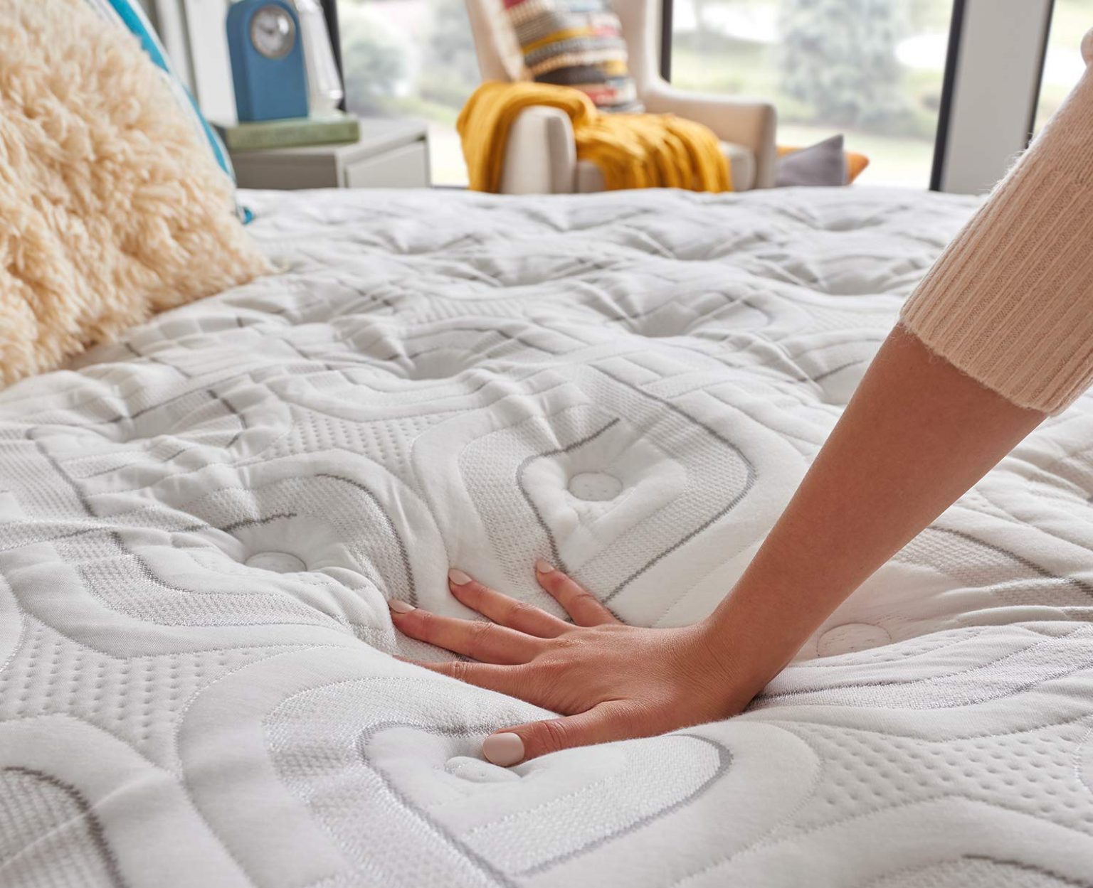 Sealy vs Serta Mattress Comparison (Fall 2023)